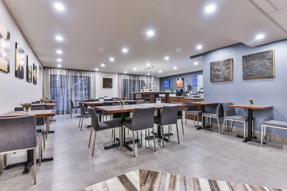 Comfort Inn Aeroport Дорваль Экстерьер фото