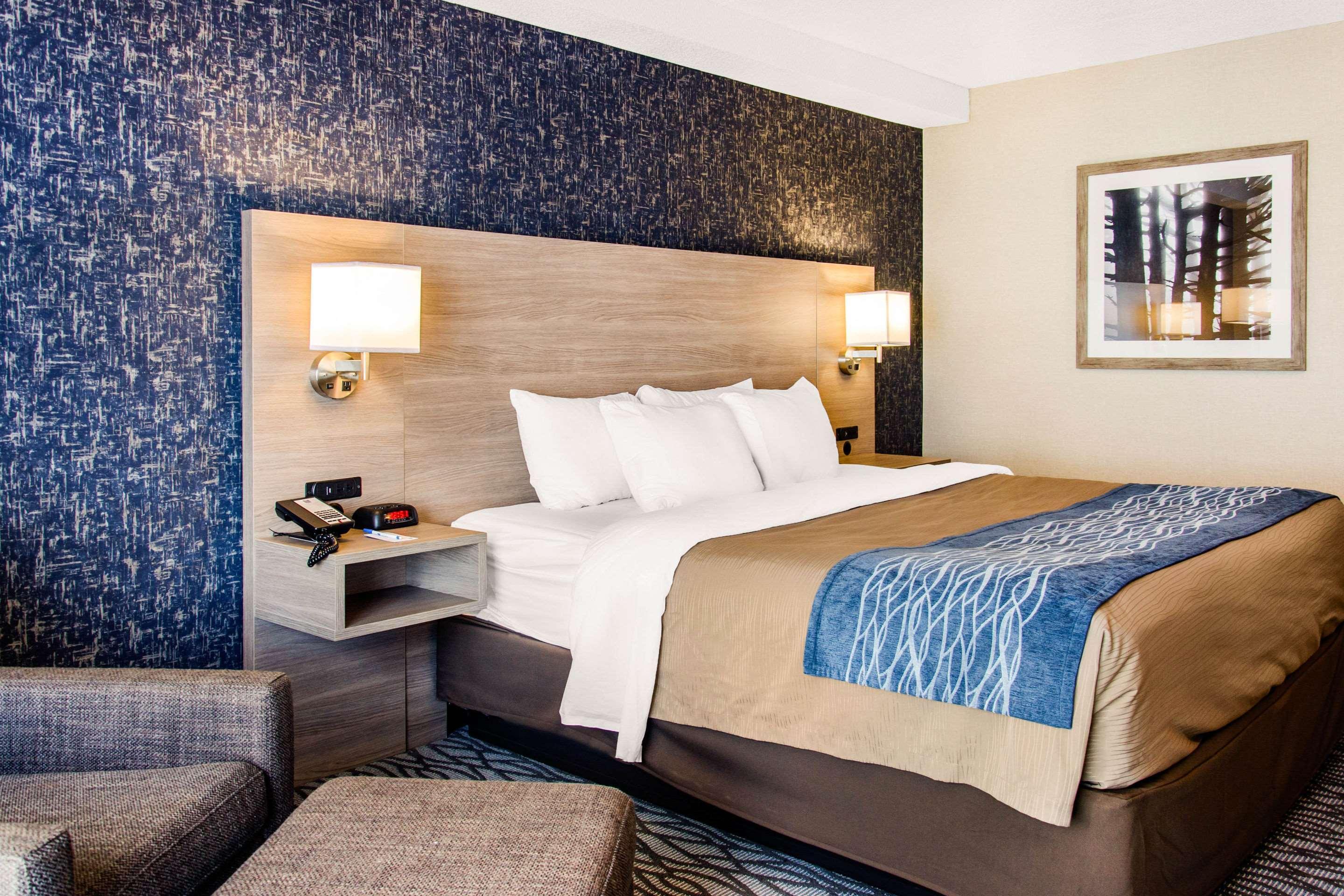 Comfort Inn Aeroport Дорваль Экстерьер фото