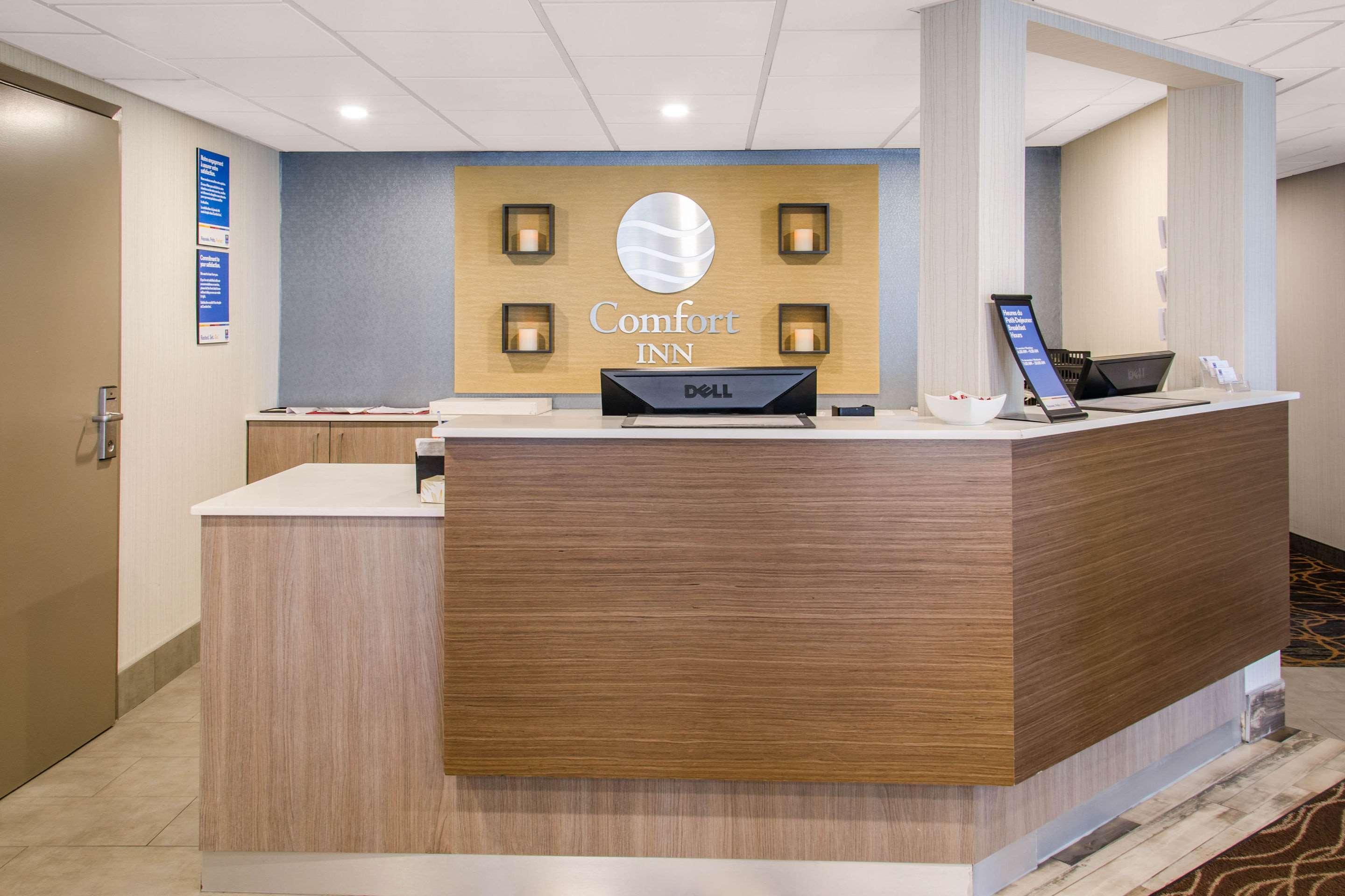 Comfort Inn Aeroport Дорваль Экстерьер фото
