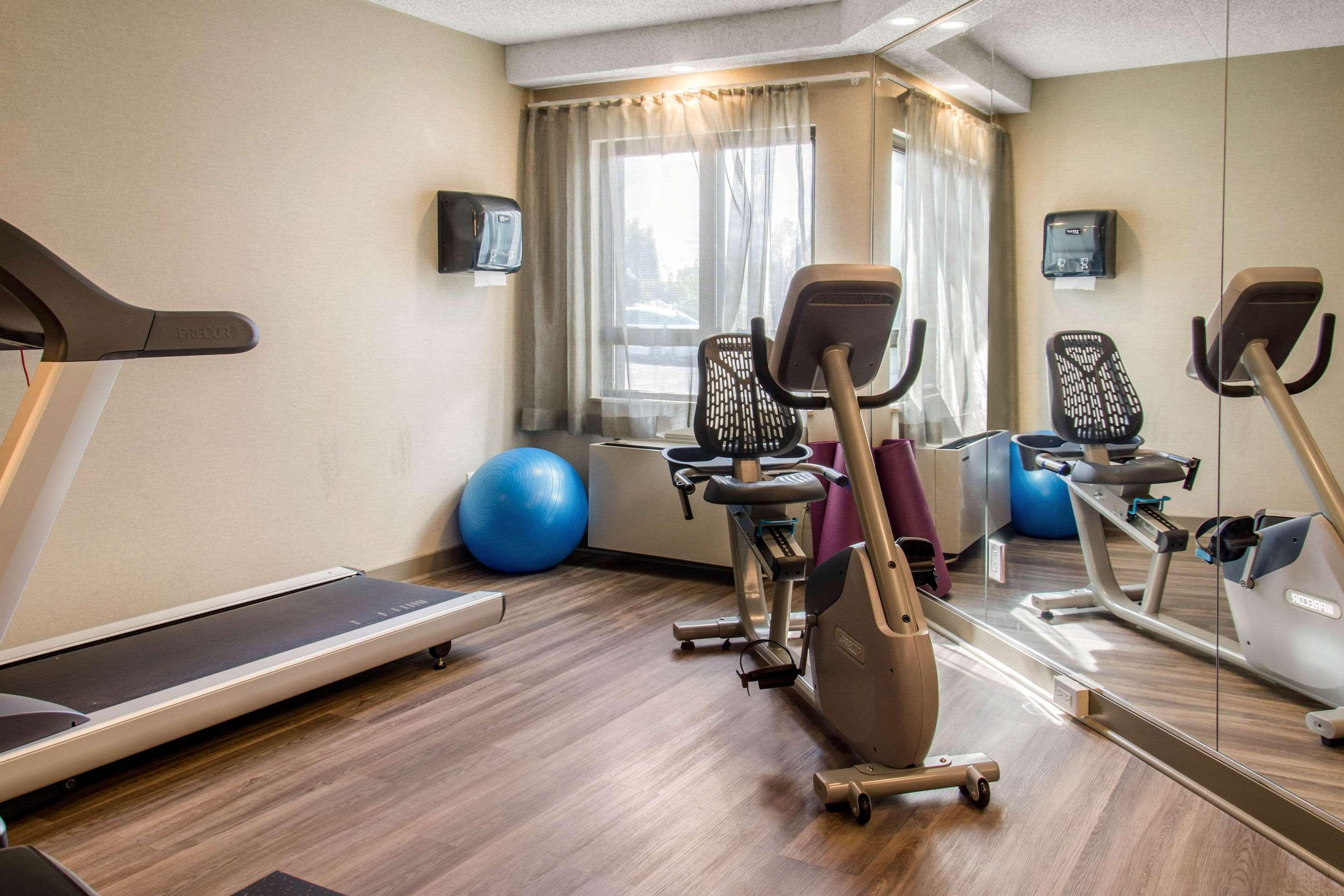 Comfort Inn Aeroport Дорваль Экстерьер фото