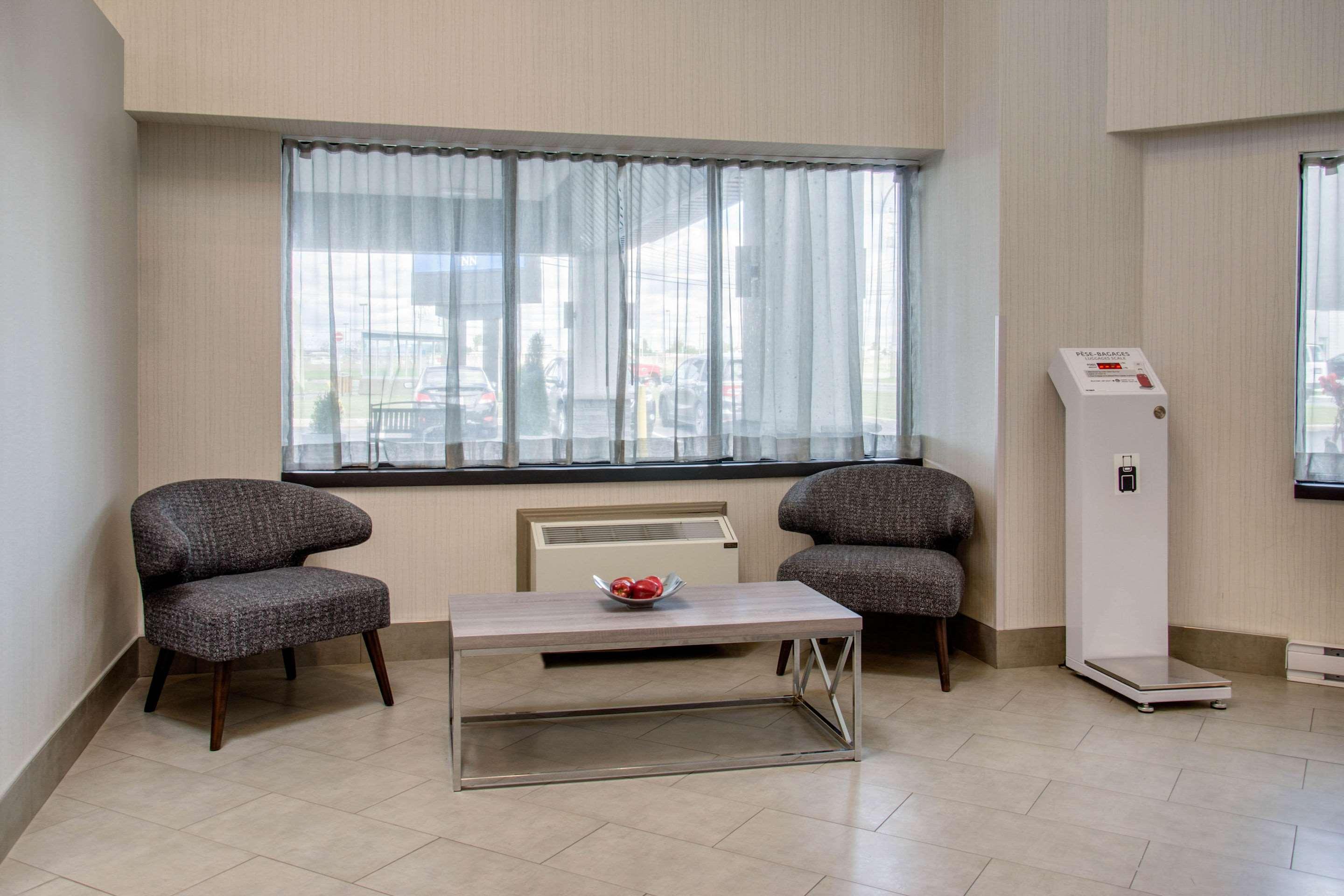 Comfort Inn Aeroport Дорваль Экстерьер фото