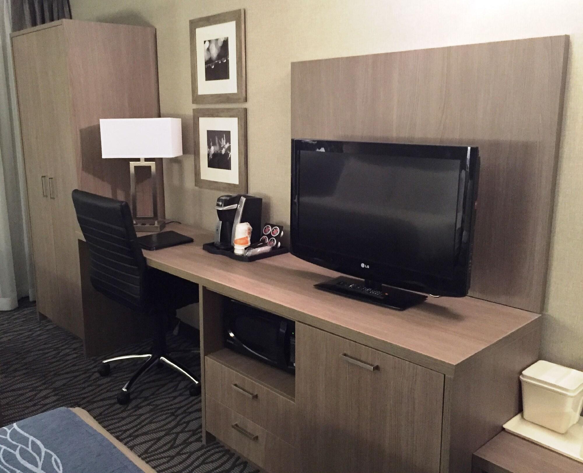 Comfort Inn Aeroport Дорваль Экстерьер фото