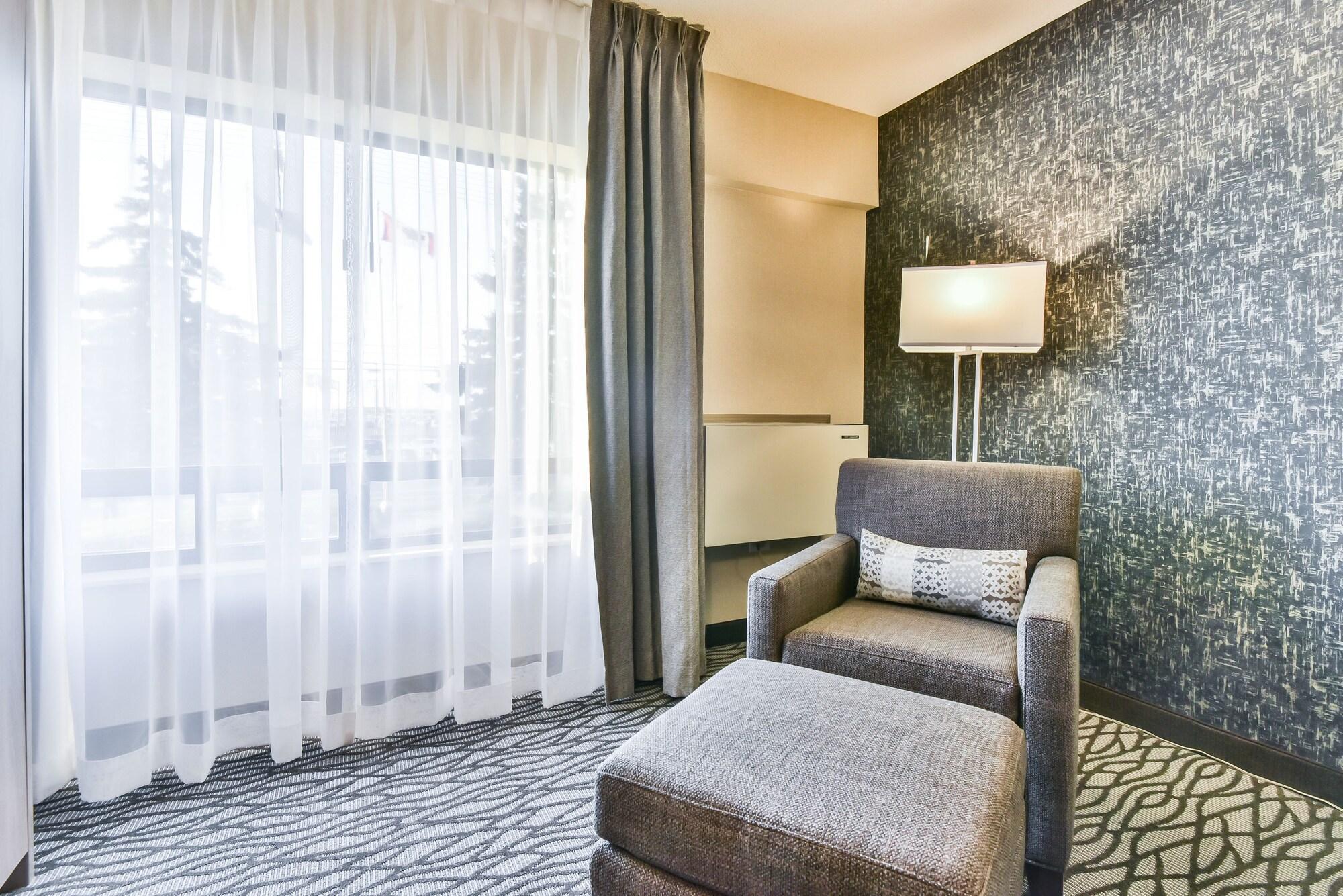 Comfort Inn Aeroport Дорваль Экстерьер фото