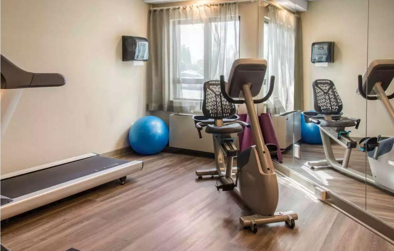 Comfort Inn Aeroport Дорваль Экстерьер фото